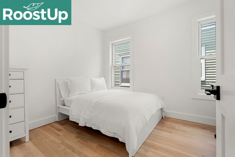 Building Photo - Furnished Private Bedroom in South Boston