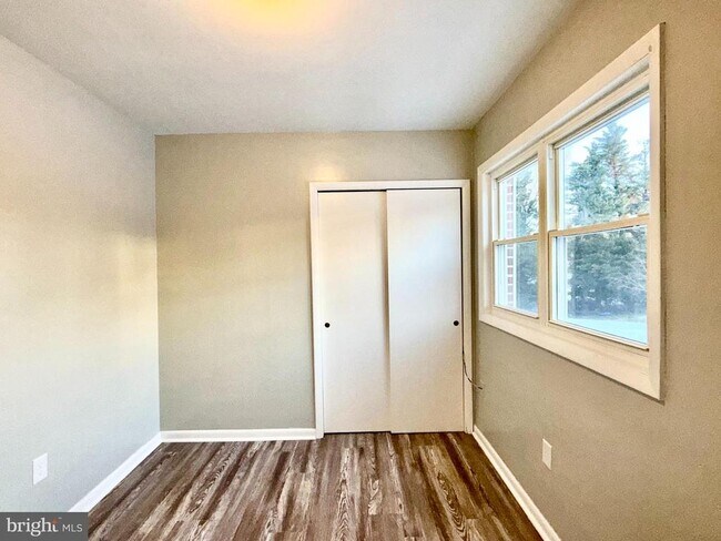 Building Photo - 5233 Kerger Rd