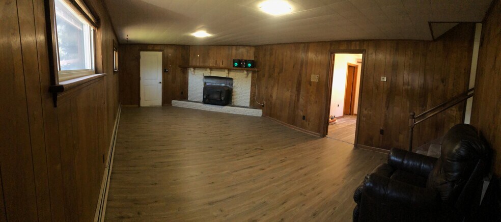 Building Photo - 1048 Hillwell Rd