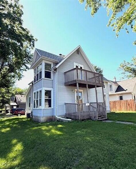 Building Photo - 427 S Prairie Ave