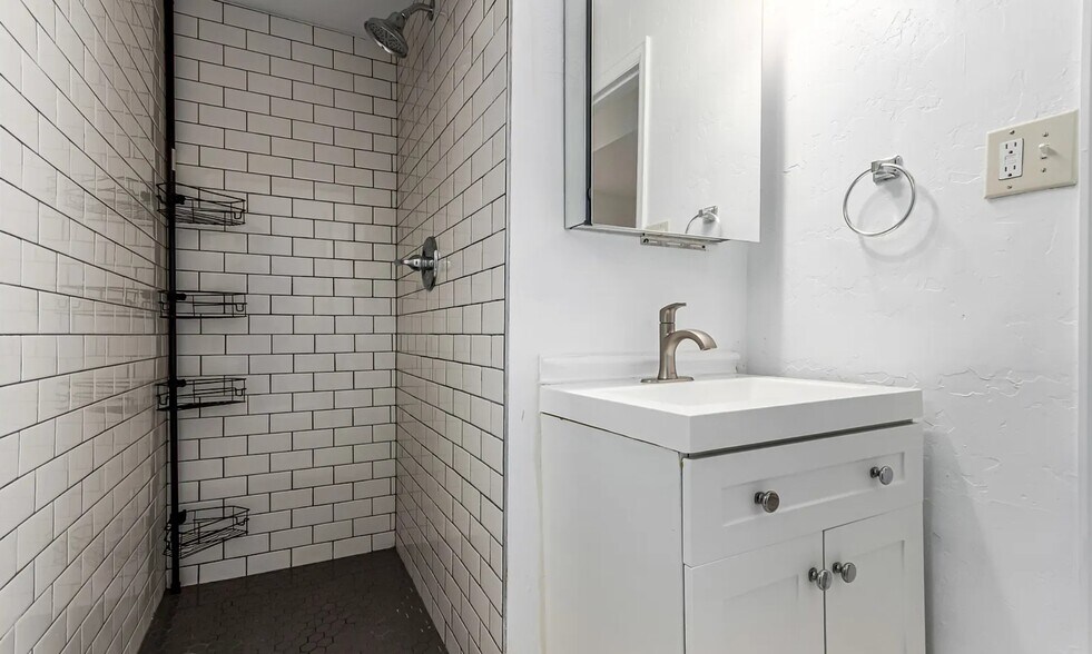 Bathroom - 1173 Dayton St
