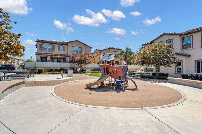 Building Photo - 1704 Cal Orchid Pl