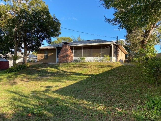 Building Photo - 3/2/2 great location