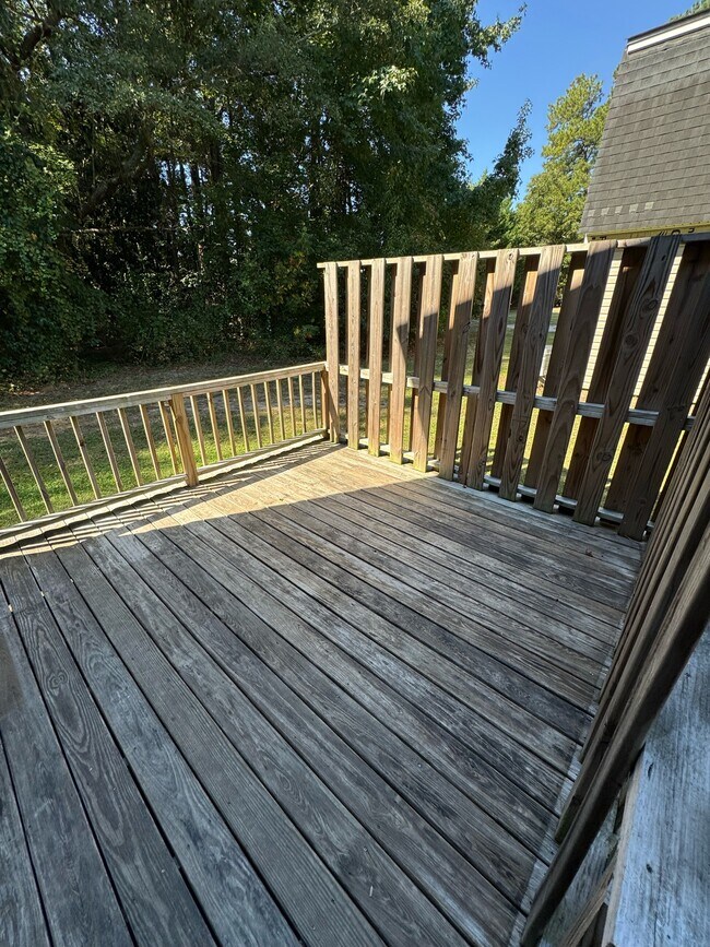 Building Photo - 113 Aqua Ct