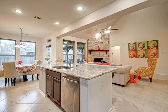 Building Photo - 8219 Peppervine Ct