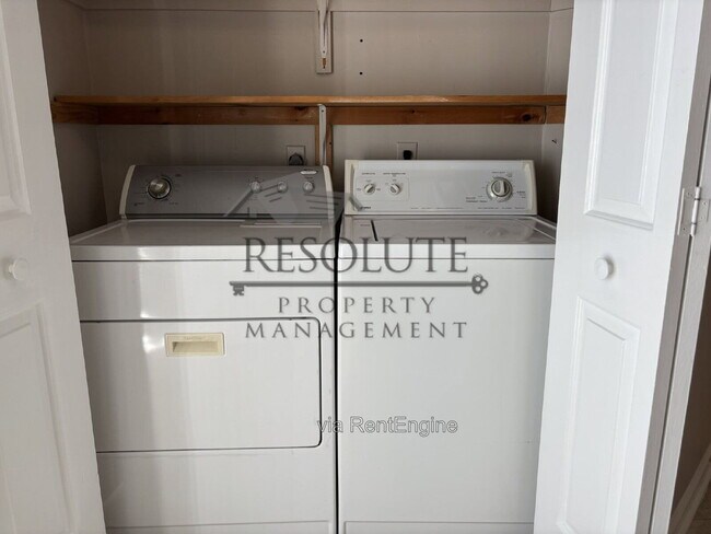 Building Photo - 6123 Highcastle Ct