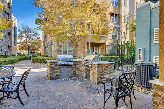 Building Photo - 62 E Serene Ave