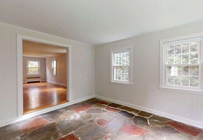 Building Photo - 33 Jackson Rd