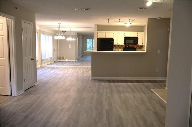 Building Photo - 308 Mill Pond Ct SE