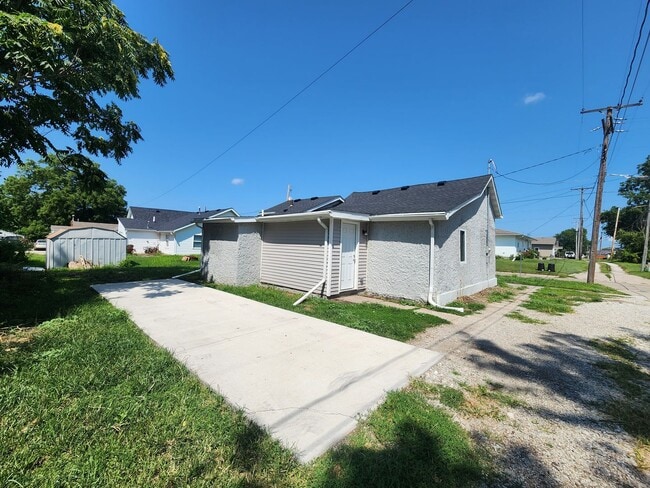 Building Photo - 3BR Home with Modern Kitchen in Knoxville, IA