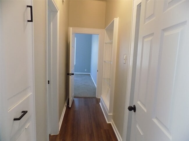 Building Photo - 414 N Avenue C