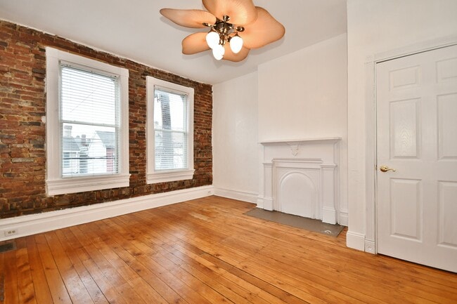 Building Photo - 121 S 16th St