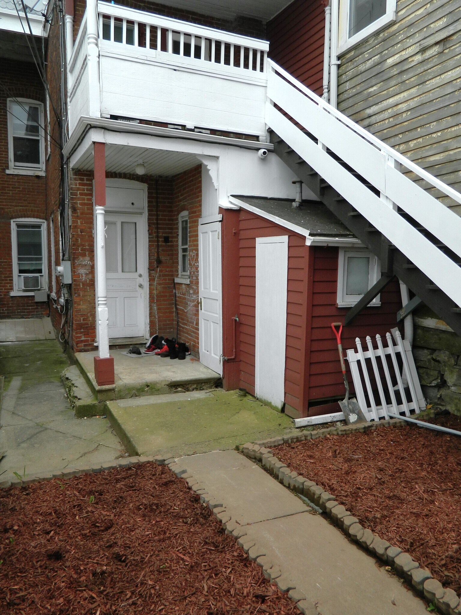 Building Photo - 322 N Franklin St