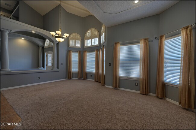 Building Photo - 6300 Franklin Vista Dr