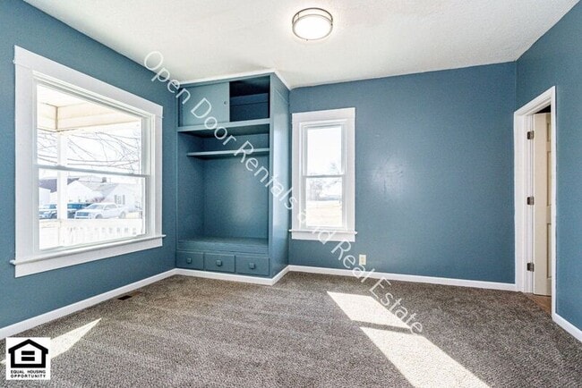 Building Photo - 1703 Sprott St