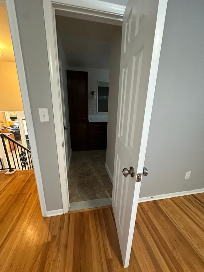 Building Photo - 2184 Cumberland Dr