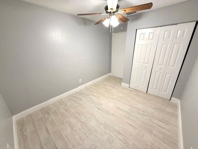 Building Photo - 5228 Cherry Ave