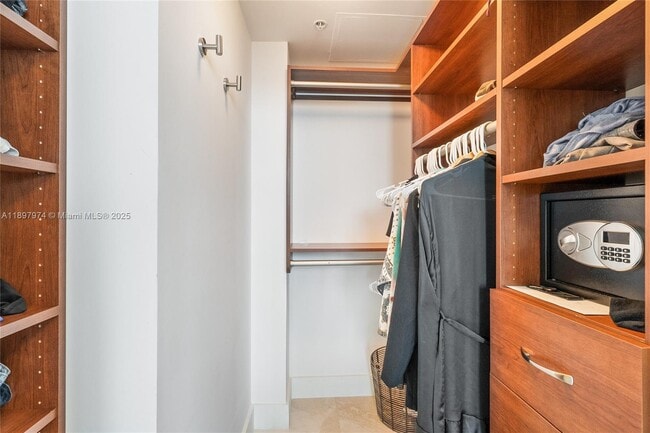 Building Photo - 6899 Collins Ave