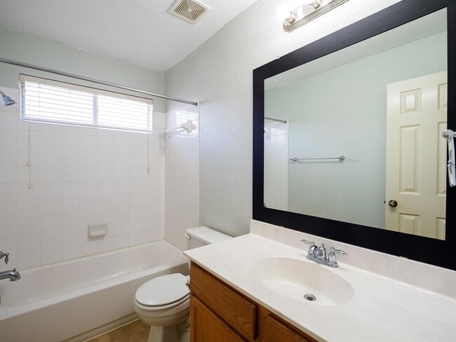 Building Photo - 13504 Richard Nixon St