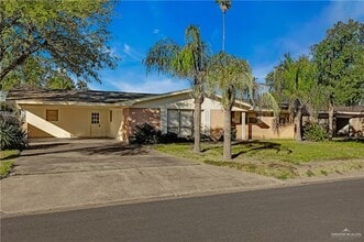 Building Photo - 21 E Walnut Ave