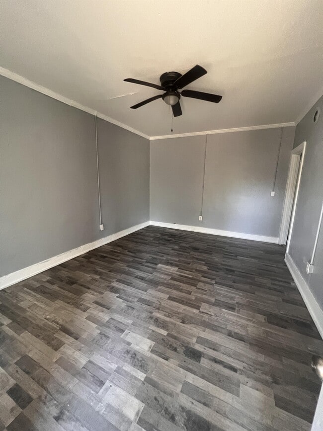 Building Photo - 203 Moates St