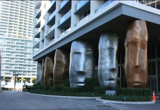 Building Photo - 485 Brickell Ave