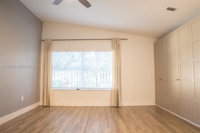 Building Photo - 16410 Sapphire Bend