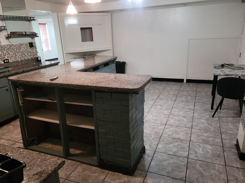 Building Photo - 5898 Manchester Ln