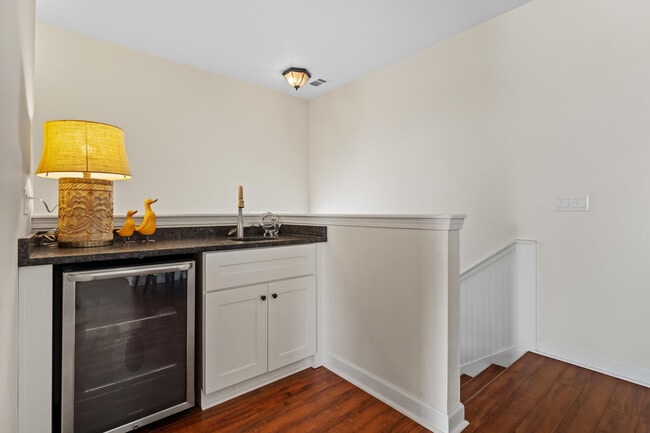 Building Photo - 4555 Grand Key Loop W