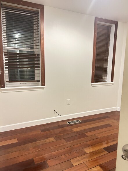 Building Photo - 118 Bates St NW