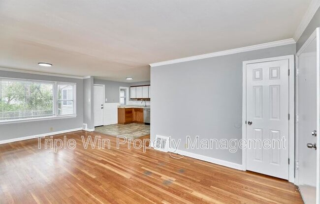 Building Photo - 10128 Ashbrook Dr