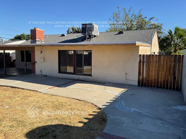 Building Photo - 7943 Newcastle Ave