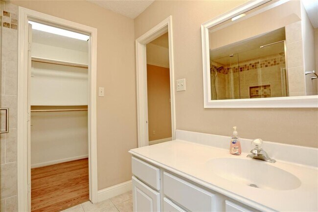 Building Photo - 14206 Stokesmount Dr