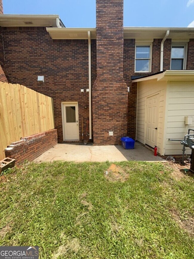 Building Photo - 169 Walter Way