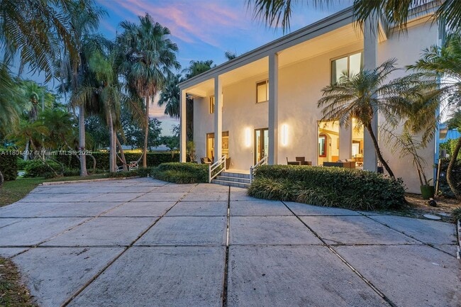 Building Photo - 9200 N Bayshore Dr