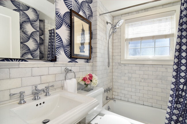 Building Photo - 116 Potter Rd