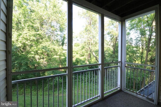 Building Photo - 12000 Amber Ridge Cir