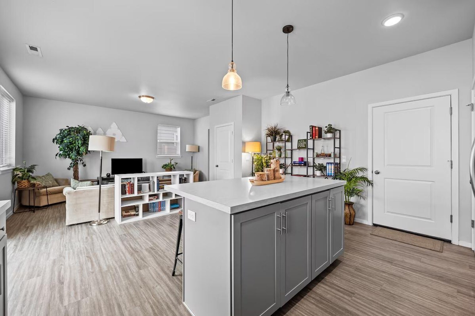 Building Photo - 5324 Remington Dr