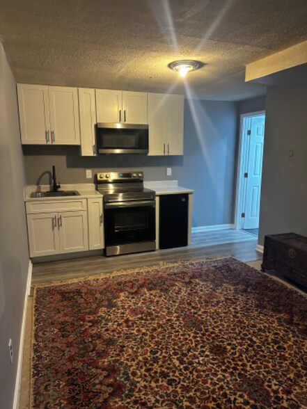 Building Photo - 4808 Nash Dr