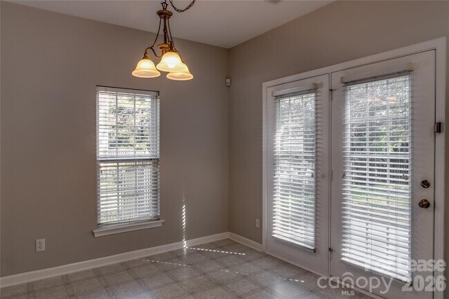 Building Photo - 6434 Gatesville Ln