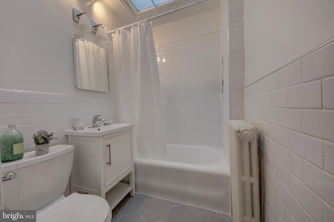Building Photo - 1518 44th St NW