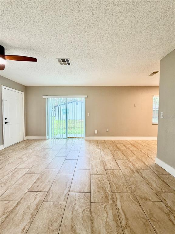 Building Photo - 7132 Oakwood Dr