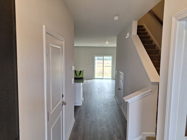 Building Photo - 725 Gatestone Ln