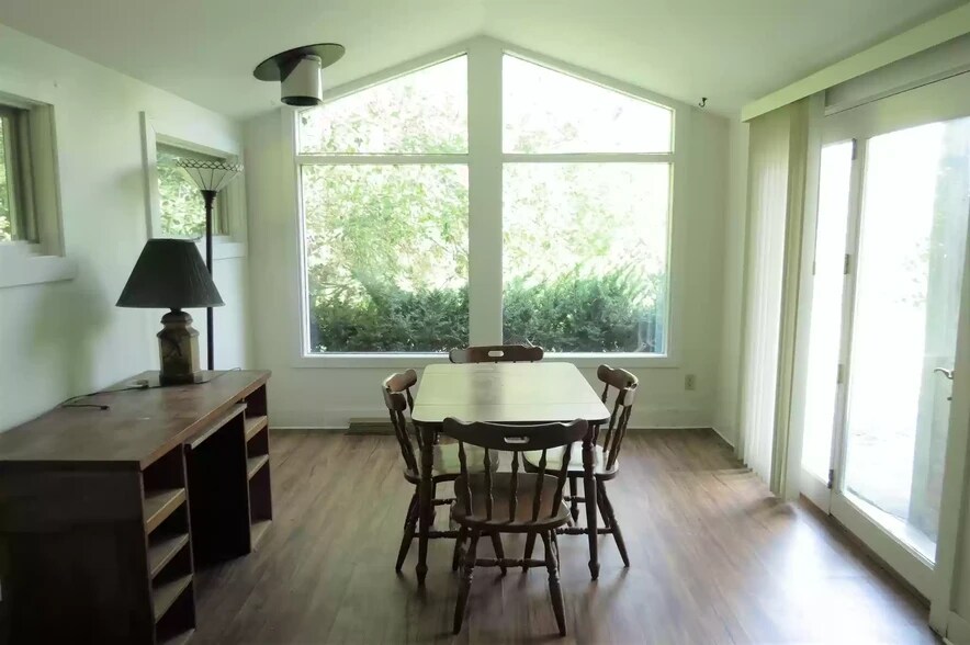 Building Photo - 20 Northfield Dr