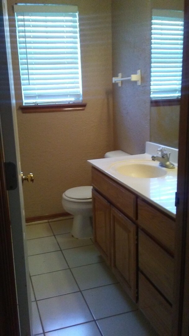 Building Photo - 4 bed 1.5 miles from OU Campus available f...