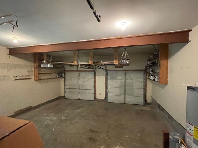 Building Photo - 403 Coach Hovis Dr