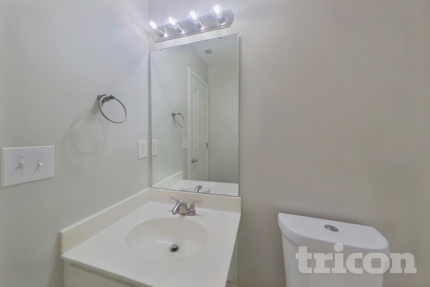 Building Photo - 5317 Stowe Derby Dr