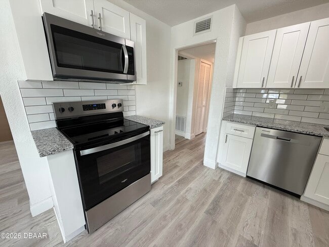 Building Photo - 157 15th St