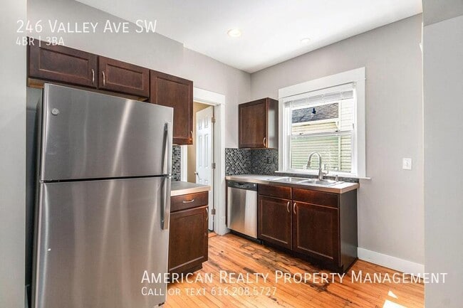 Building Photo - 246 Valley Ave SW