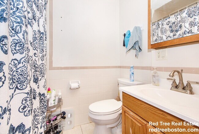 Building Photo - 61 Anderson St